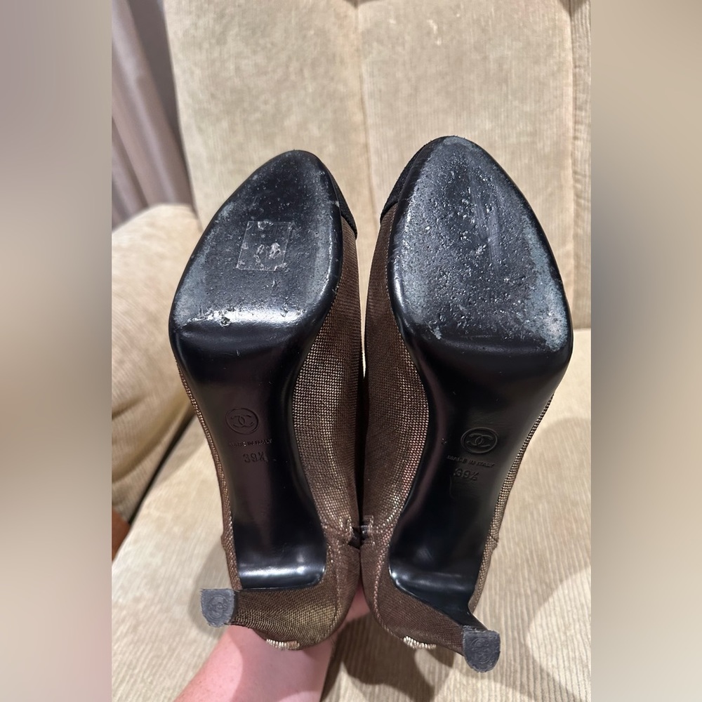 CHANEL ankle boot in gold metallic diamond CC heel  sz 39.5 - Picture 3 of 6